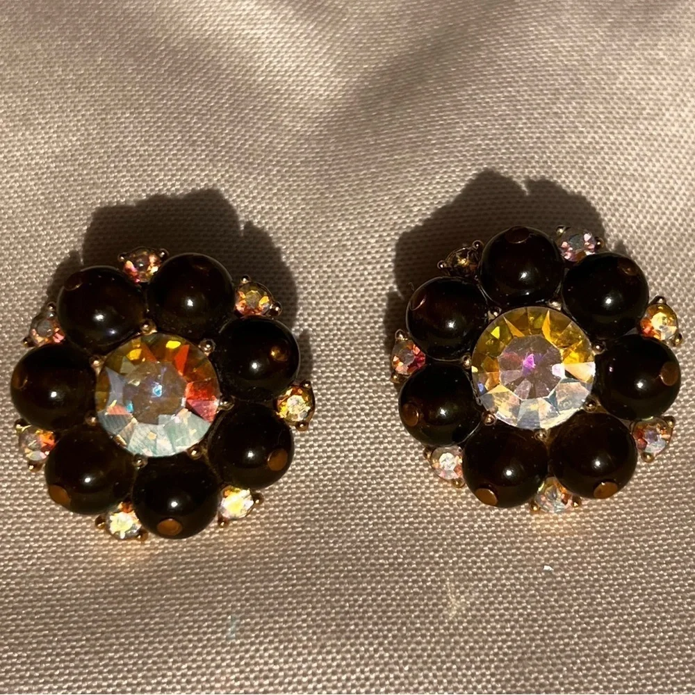 Authentic Vintage crown Trifari Jewels Rhinestone Cabochon Clip Earrings